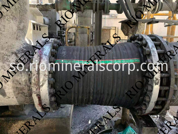 side-tensioned rubber screen media for aggregate pegging blinding